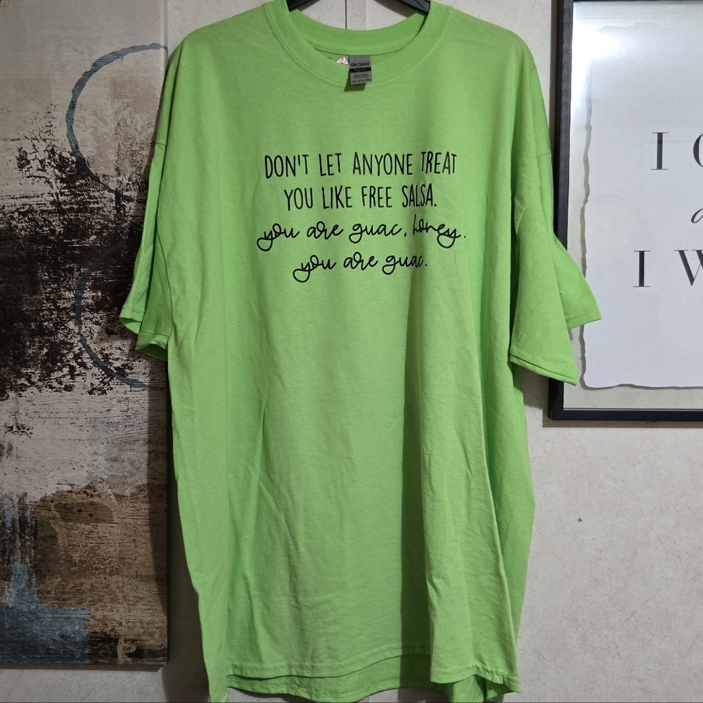 2XL GUACAMOLE GRAPHIC TEE